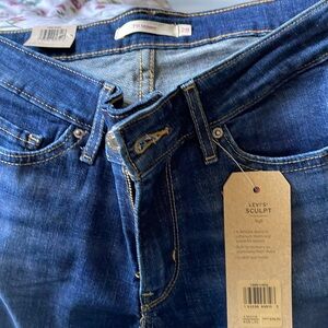 Levi’s Sculpt Soft 711 Skinny Jeans